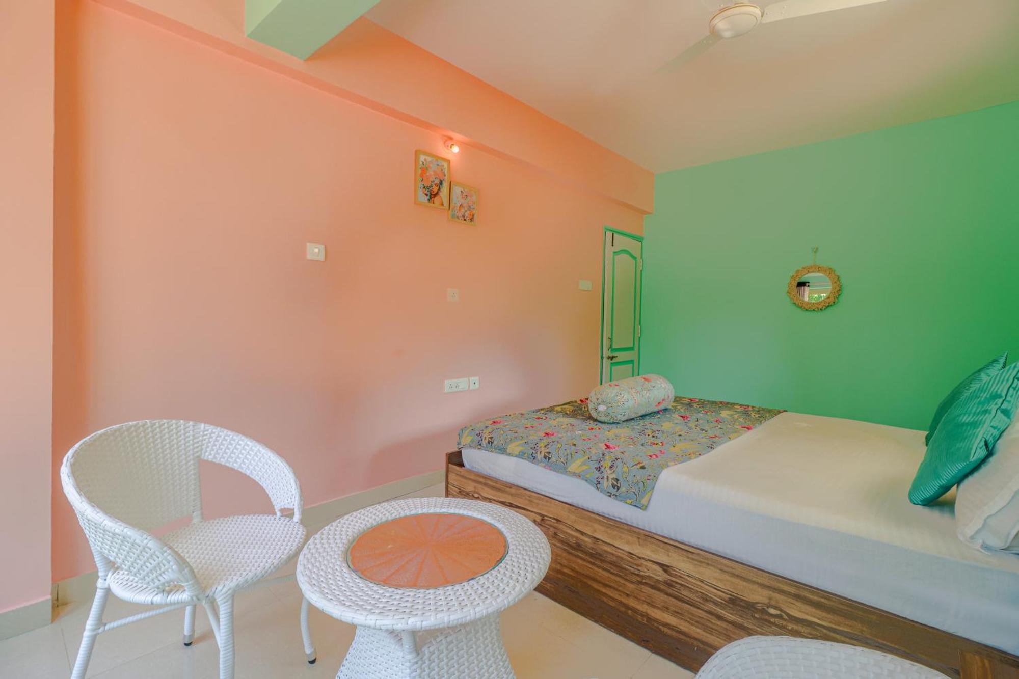 4BHK SPARKLING APARTMENT NEAR BEACH POOL&BAR 2bhkX2 Vagator Zimmer foto